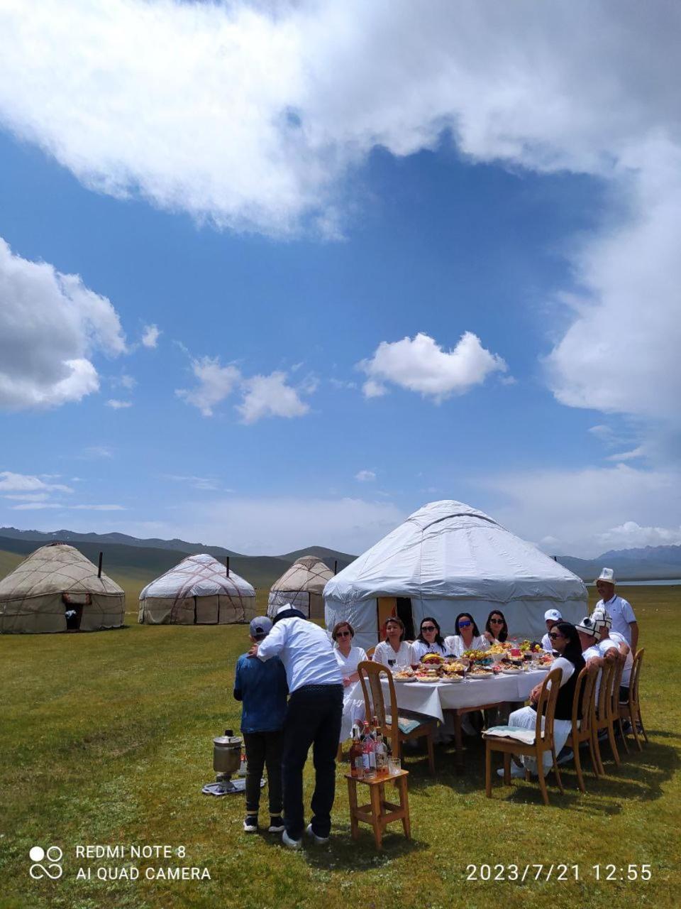 ホテル Zalkar Yurt Camp Song-Kul エクステリア 写真