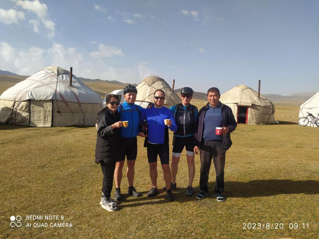 ホテル Zalkar Yurt Camp Song-Kul エクステリア 写真