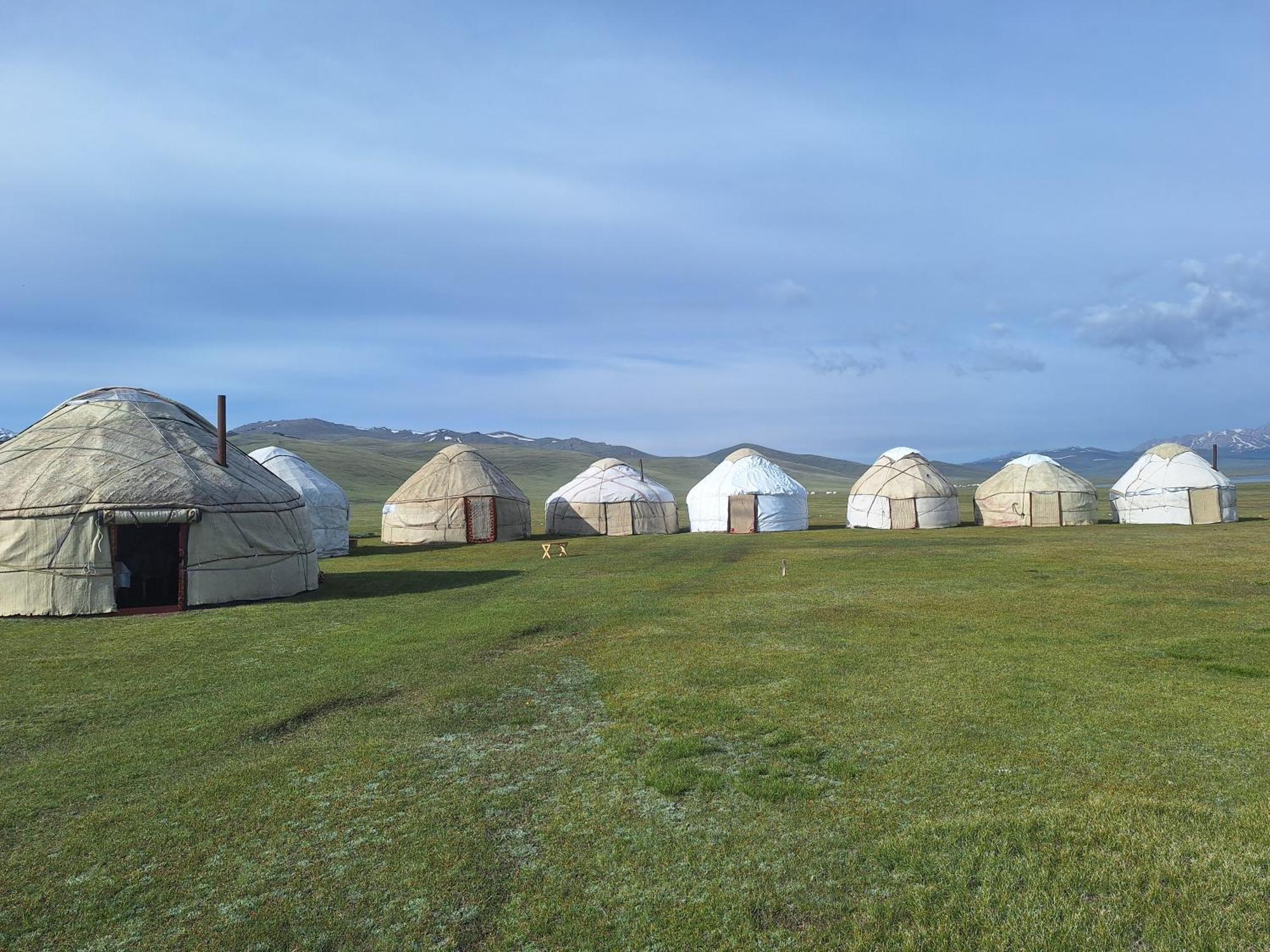 ホテル Zalkar Yurt Camp Song-Kul エクステリア 写真