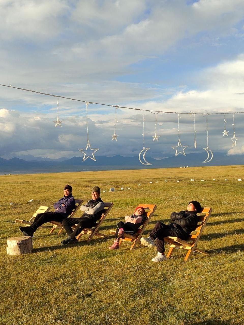 ホテル Zalkar Yurt Camp Song-Kul エクステリア 写真