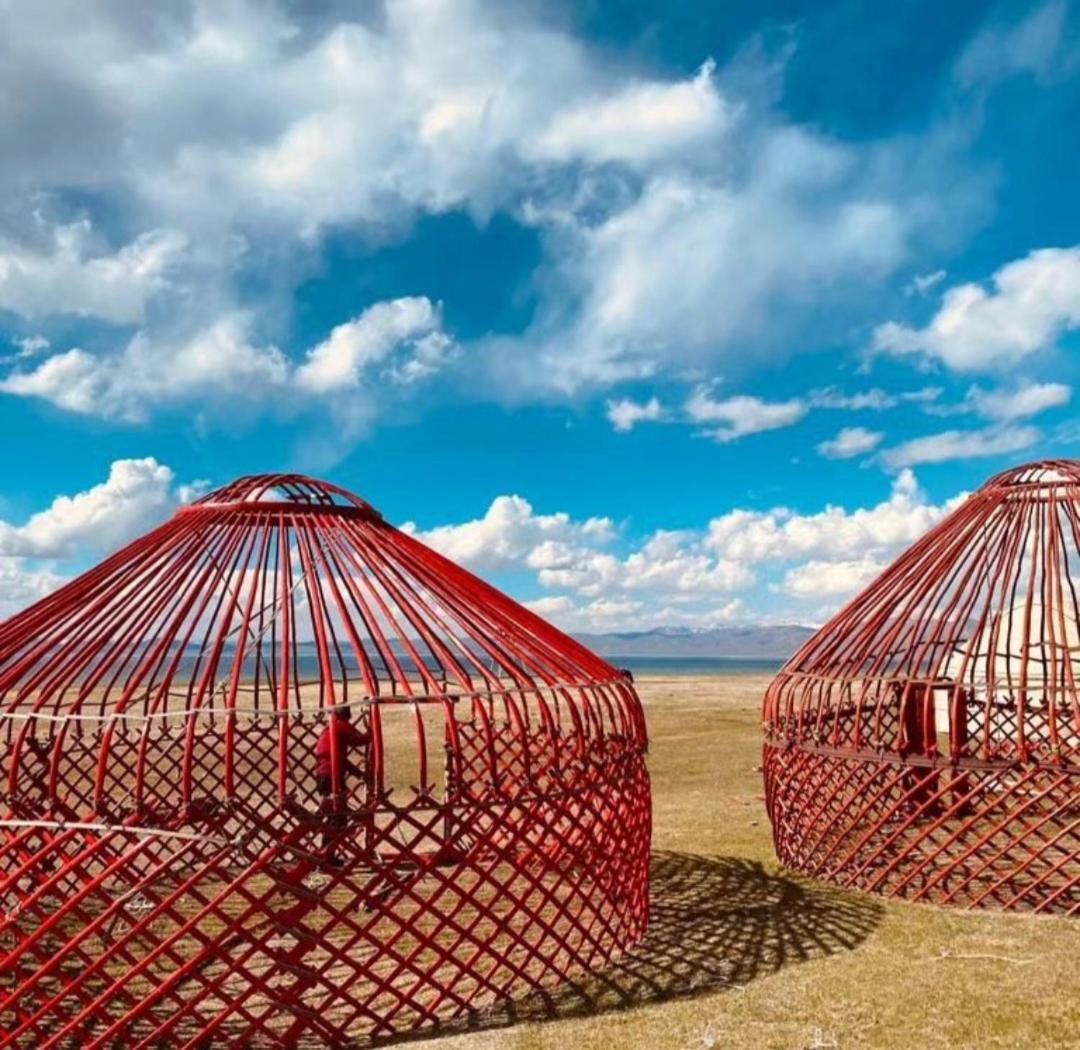 ホテル Zalkar Yurt Camp Song-Kul エクステリア 写真