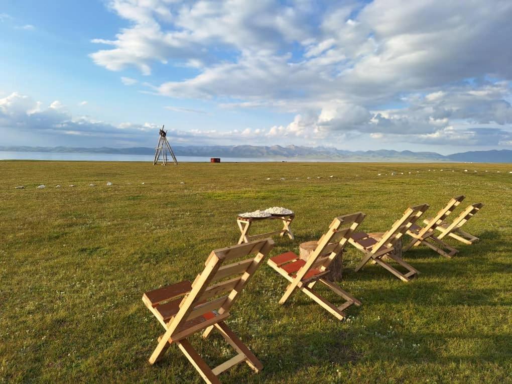 ホテル Zalkar Yurt Camp Song-Kul エクステリア 写真