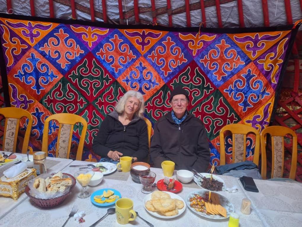 ホテル Zalkar Yurt Camp Song-Kul エクステリア 写真